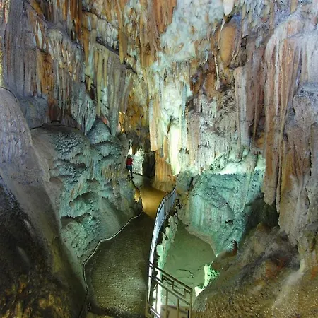 Vangel House * Chaliotata