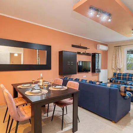 Vangel House Case de vacanță Chaliotata